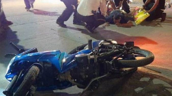 VIOLENTA COLISIÓN DE MOTOS  EN EL TRIUNFO DEJA HERIDOS