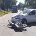 MOTOCICLISTA SE HIZO “HUMO” LUEGO DE  CHOCAR CON AUTOMÓVIL