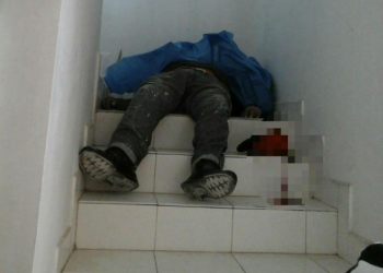 MUERE AL CAER POR LAS ESCALERAS DE SEGUNDO PISO