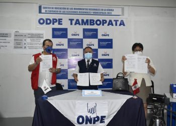 ODPE TAMBOPATA REALIZA SORTEO PÚBLICO DE UBICACIÓN DE MOVIMIENTOS REGIONALES EN CÉDULA DE SUFRAGIO