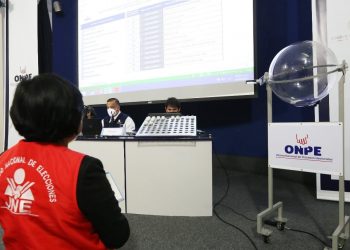 JNE FISCALIZÓ SORTEOS DE UBICACIÓN DE ORGANIZACIONES POLÍTICAS EN LA CÉDULA DE SUFRAGIO PARA LAS ERM 2022