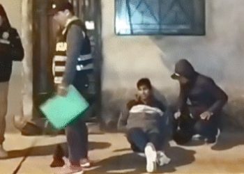 CON ARMA DE FUEGO Y MOTO REQUISITORIADA