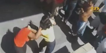 PELEA DE MUJERES EN LA CALLE