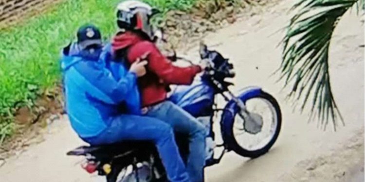 COGOTEAN A JOVEN TRABAJADOR A PUNTA  DE CUCHILLO