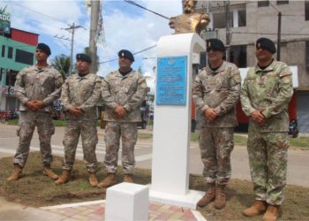 INAUGURAN PEDESTALES DE BUSTOS  EN “PASEO LOS HÉROES”