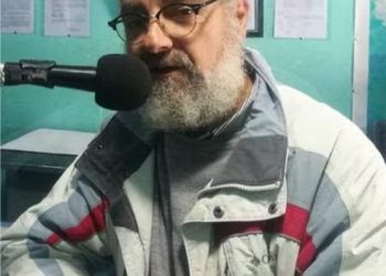 Quitan licencia  a sacerdote  argentino de  Puno que pidió  renuncia de Dina  Boluarte: “Vaya a  descansar a su  tierra y reflexione”