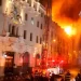 Centro de Lima: Bomberos confinan incendio en inmueble ubicado cerca de la plaza San Martín