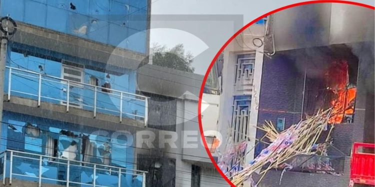 Atacan casa de gobernador  de Huancavelica y prenden  fuego a la casa de su hermano