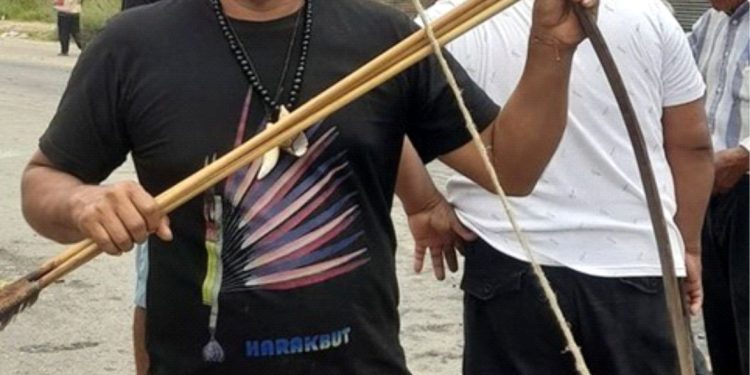 LÍDER HARAKBUT DENUNCIA AMEDRENTAMIENTO DE LA POLICÍA