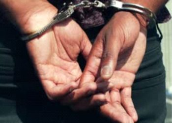 ATRAPAN SUJETO QUE ARREBATÓ CELULAR  A ADOLESCENTE