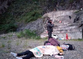 MUJER PIERDE LA VIDA VEHÍCULO CAYÓ  A PRECIPICIO