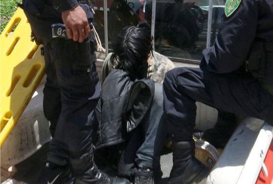 SUJETO FUE  DETENIDO POR  GOLPEAR A  SU HERMANA