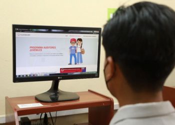 CONTRALORÍA VERIFICA AVANCE DE LAS CAMPAÑAS DE  VACUNACIÓN DEL MINSA EN ESCOLARES