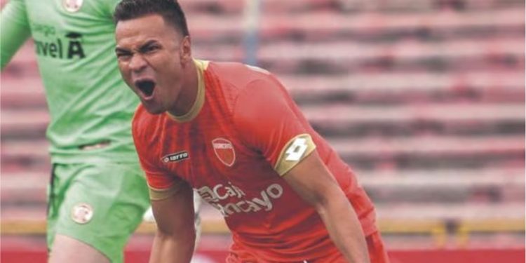 Luis Benites, futbolista profesional: “Me cuido mucho para tener un  mejor rendimiento”