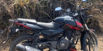 DELINCUENTES  ABANDONAN MOTO ROBADA