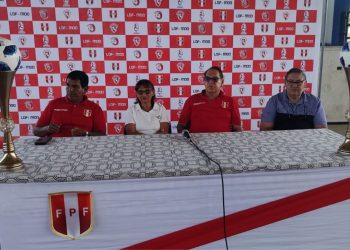 INSTITUCIONES EDUCATIVAS  RECIBIERON BALONES FIFA