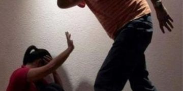 HOMBRE AGREDE PAREJA EN  PLENA VÍA PÚBLICA