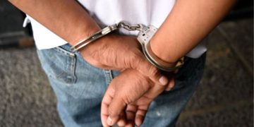 ATRAPAN  ‘ROBACASAS’ EN PLENA FAENA