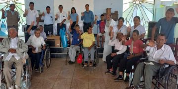 ENTREGAN VIVERES A CASA ACOGIDA DE  ANCIANOS APAKTONE