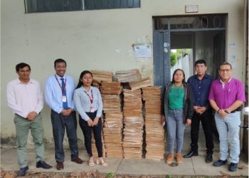 DON JAQUE ENTREGA DIARIOS A UNAMAD