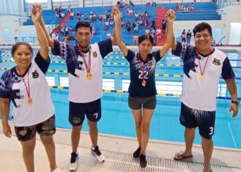 MEDALLA DE ORO PARA DOCENTES DE LA IE APLICACIÓN, EN LA DISCIPLINA, SALTO LARGO Y NATACIÓN POSTAS; JUEGOS  DEPORTIVOS CULTURALES MAGISTERIALES 2023 “DOS DE MAYO”