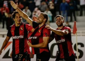 Melgar revive en la Copa Libertadores tras  apabullar 5-0 a Patronato de Argentina