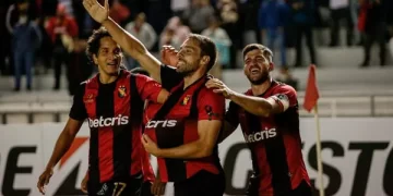 Melgar revive en la Copa Libertadores tras  apabullar 5-0 a Patronato de Argentina